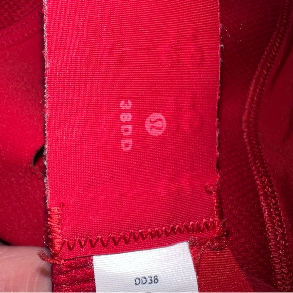 Lululemon All Powered Up Carnation Red Sports Bra 38DD Medium Support - Picture 4 of 7